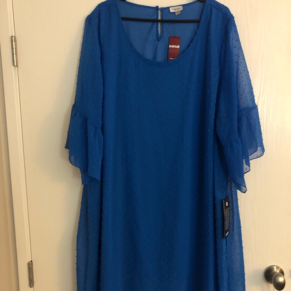 Never Been Worn with Tags Flirty Blue Dress. Size 26/28 from Avenue. ✨